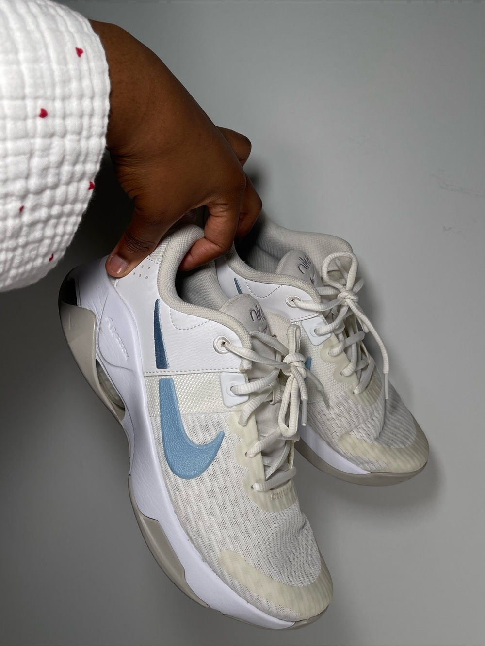 Nike Bella 6 Sneakers with Light Blue Swoosh and Pale Purple Logo - Picture 2 of 4